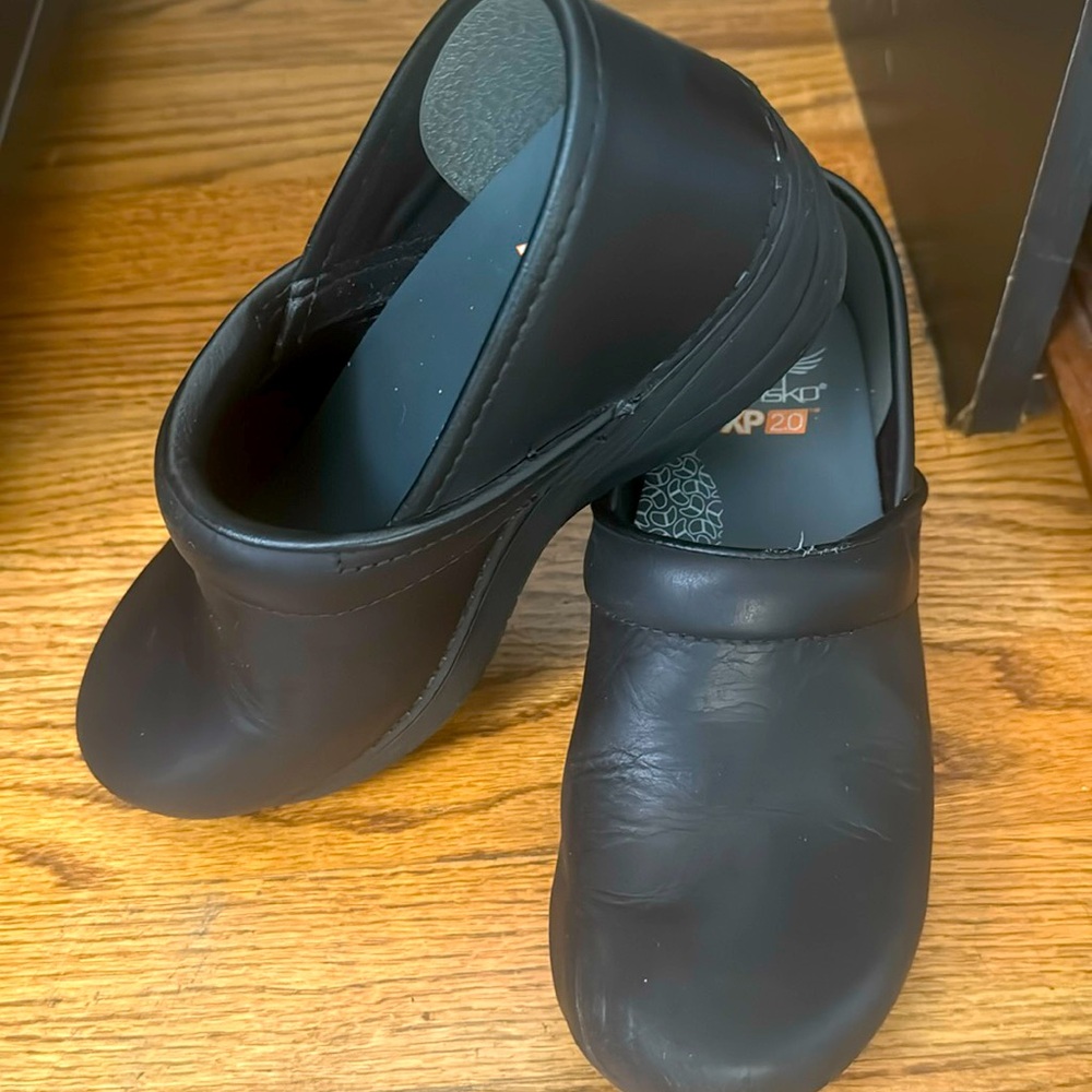 Dansko xp 2.0 black matte. Used a few times
